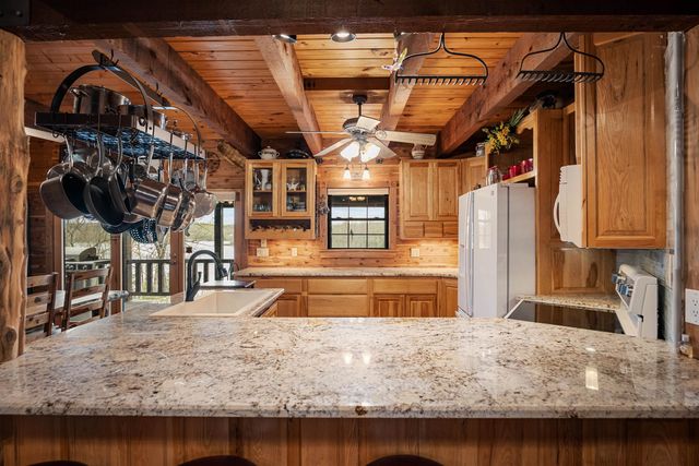 2308 Senate Loop, Horseshoe Bend, AR 72512