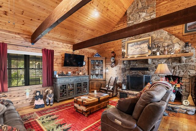 2308 Senate Loop, Horseshoe Bend, AR 72512