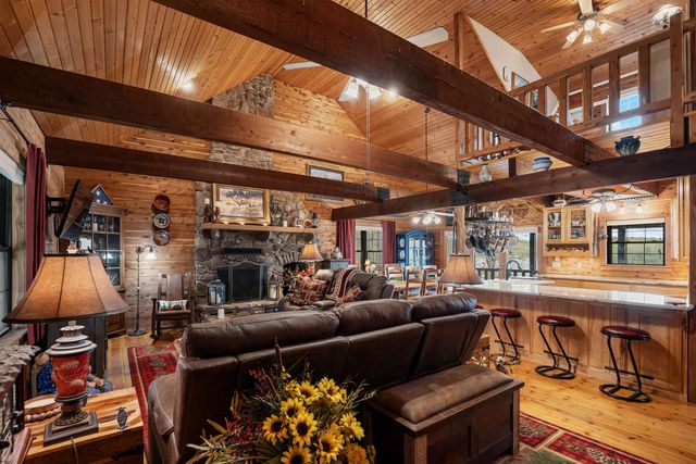 2308 Senate Loop, Horseshoe Bend, AR 72512