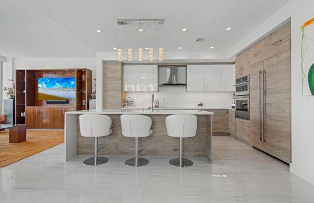 3 Water Club Way 1201, North Palm Beach, FL 33408