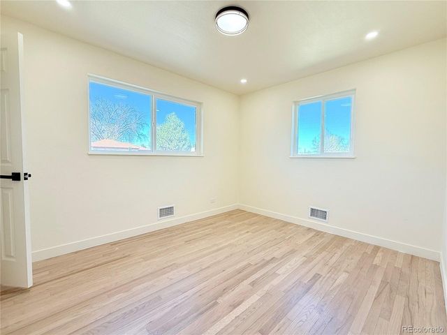 3280 Leyden St, Denver, CO 80207