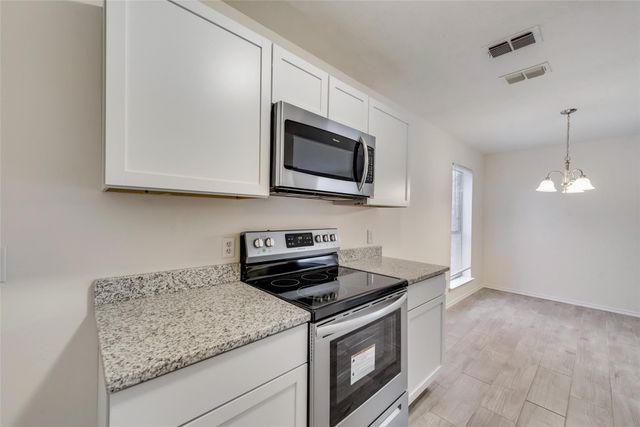 510 Damon Drive, Grand Prairie, TX 75052