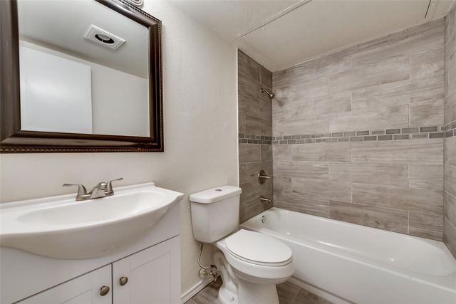 510 Damon Drive, Grand Prairie, TX 75052