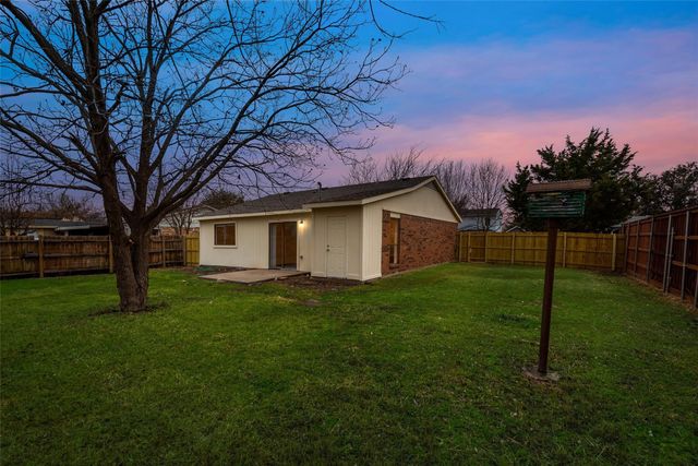 510 Damon Drive, Grand Prairie, TX 75052