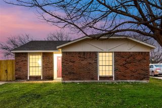 510 Damon Drive, Grand Prairie, TX 75052