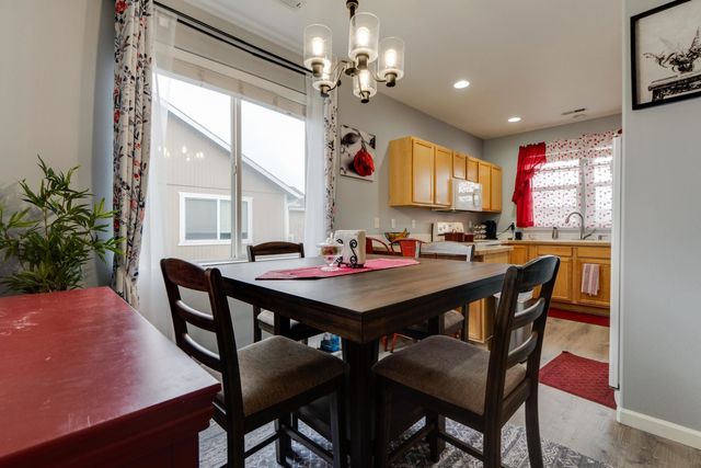 12506 W Meadow Ct, Airway Heights, WA 99001