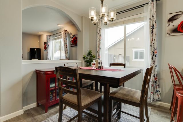 12506 W Meadow Ct, Airway Heights, WA 99001