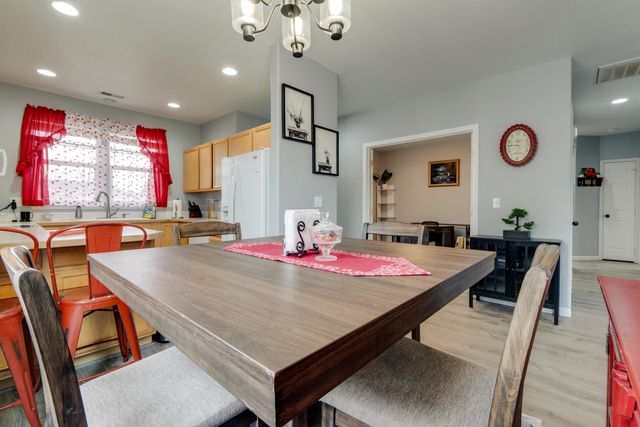 12506 W Meadow Ct, Airway Heights, WA 99001