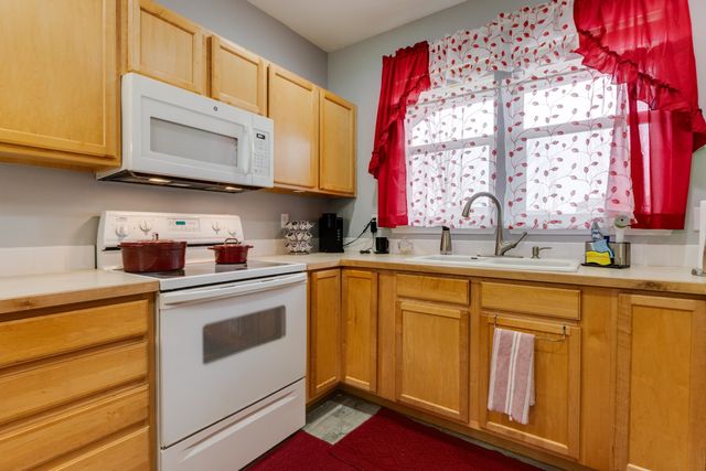 12506 W Meadow Ct, Airway Heights, WA 99001