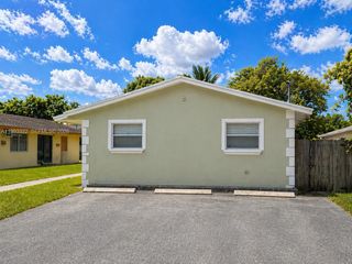 5644 Pierce Street, Hollywood, FL 33021