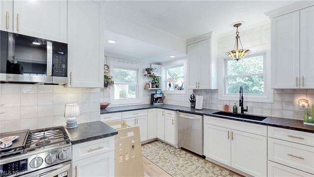 1604 Marlowe Avenue, Lakewood, OH 44107