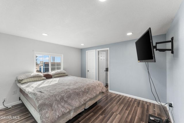 329 E Trotter Avenue, Mojave, CA 93501