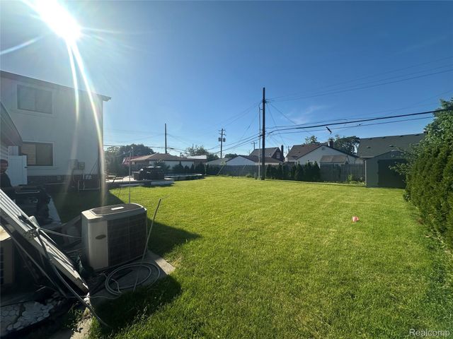 23926 Oak Street, Dearborn, MI 48128