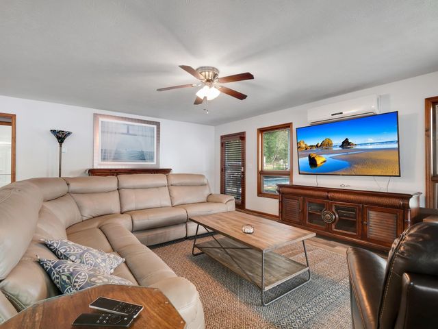 1097 Drake Acres Road, Quincy, FL 32351