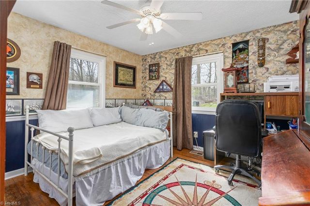 316 Crestview Drive, Thomasville, NC 27360