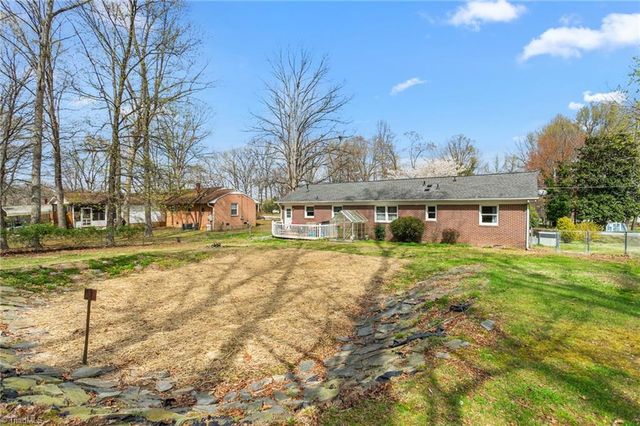 316 Crestview Drive, Thomasville, NC 27360