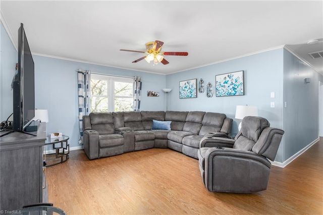 316 Crestview Drive, Thomasville, NC 27360