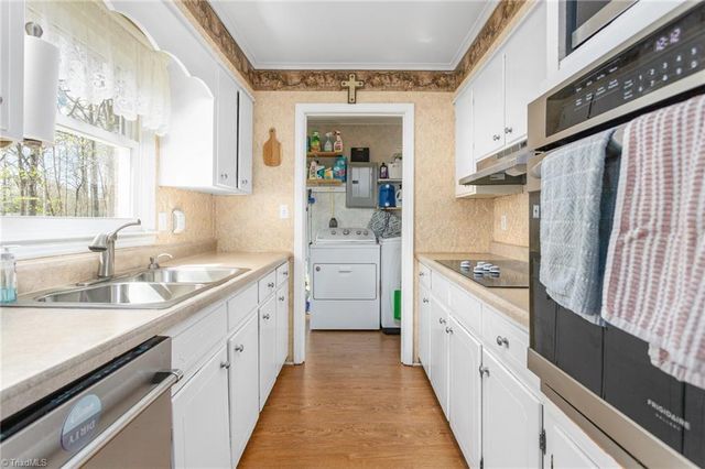 316 Crestview Drive, Thomasville, NC 27360