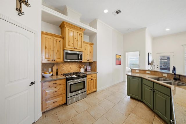 1700 Lakeshore Court, College Station, TX 77845