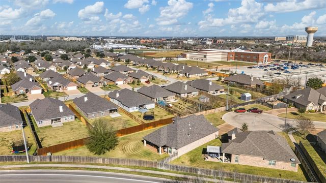 1700 Lakeshore Court, College Station, TX 77845