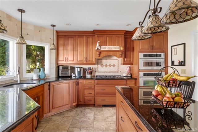 129 Bishop Lane, Holbrook, NY 11741