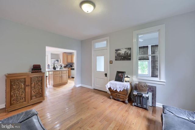 240 CIRCLE DR, Red Lion, PA 17356