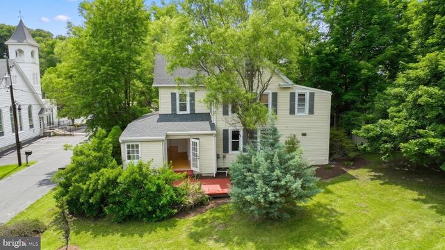 240 CIRCLE DR, Red Lion, PA 17356