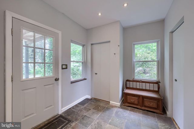 240 CIRCLE DR, Red Lion, PA 17356