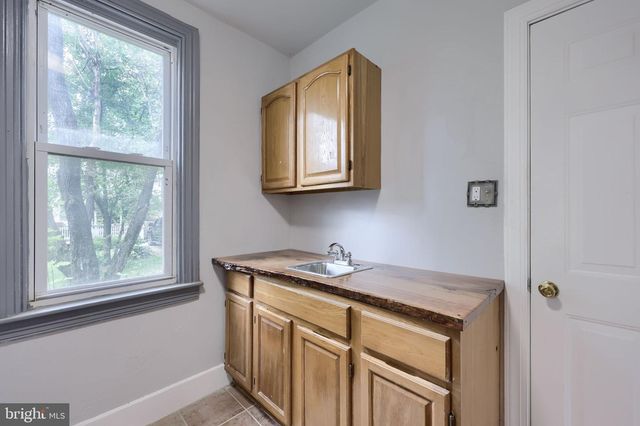240 CIRCLE DR, Red Lion, PA 17356