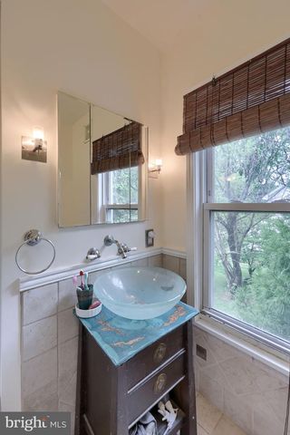 240 CIRCLE DR, Red Lion, PA 17356