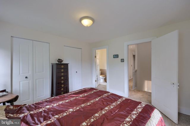 240 CIRCLE DR, Red Lion, PA 17356