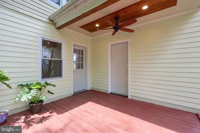 240 CIRCLE DR, Red Lion, PA 17356