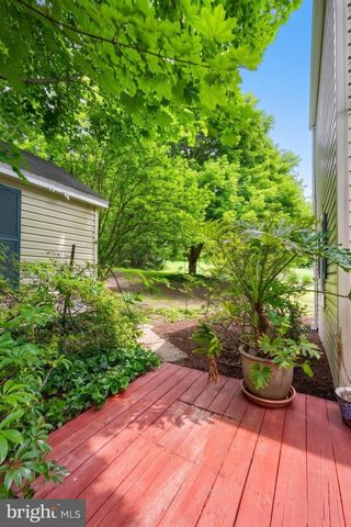240 CIRCLE DR, Red Lion, PA 17356