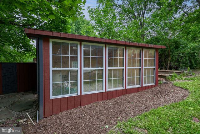 240 CIRCLE DR, Red Lion, PA 17356