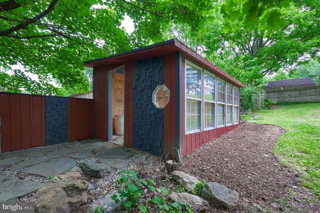 240 CIRCLE DR, Red Lion, PA 17356
