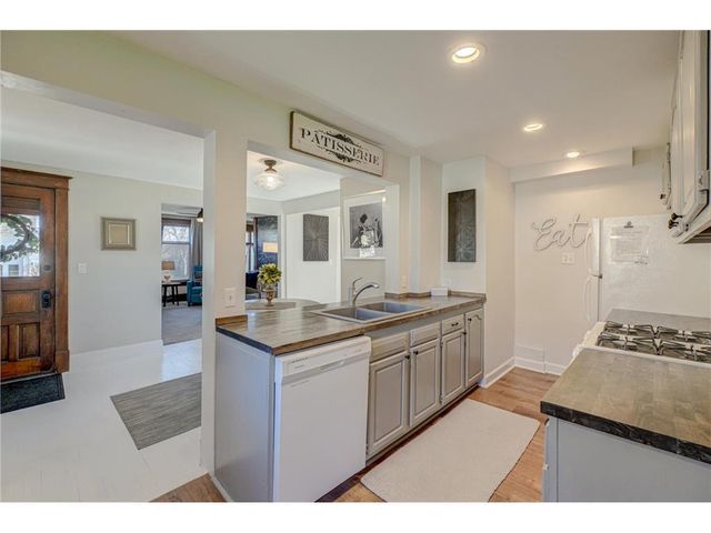 512 Locust Street, Hudson, WI 54016