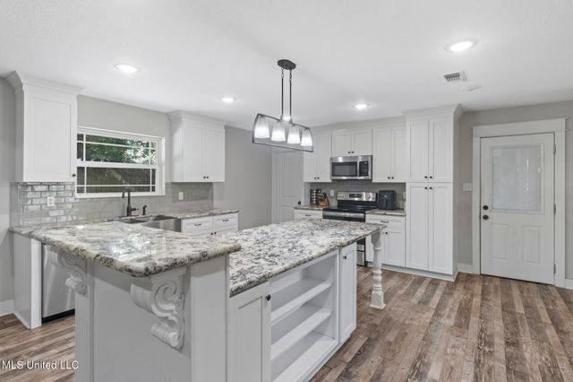 427 Christi Lane, Biloxi, MS 39531