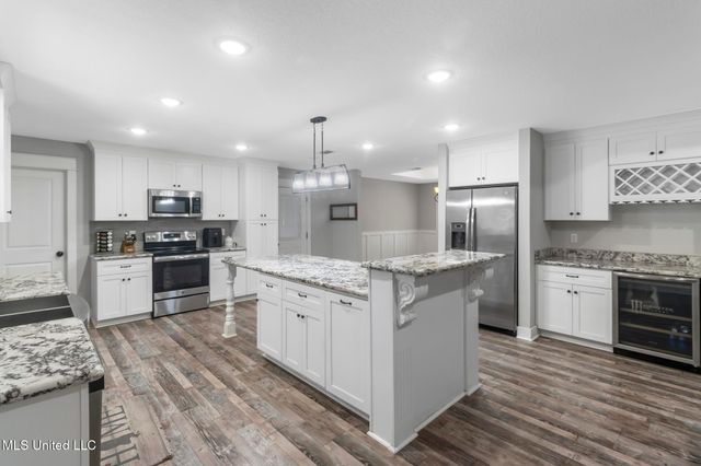 427 Christi Lane, Biloxi, MS 39531