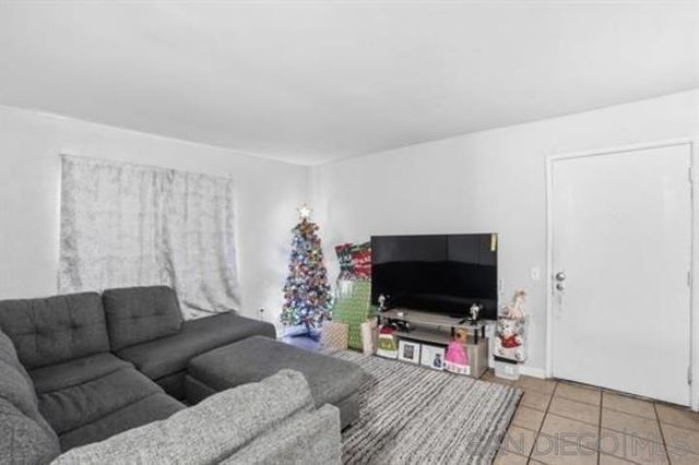 829 Grand Avenue, Spring Valley, CA 91977