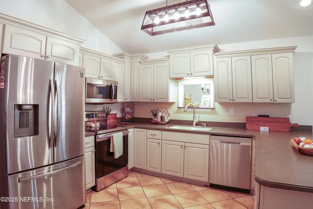 11485 PEACOCK CREEK Road, Glen St. Mary, FL 32040