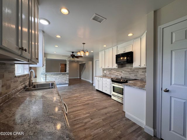 607 Plantation Court, Panama City, FL 32404