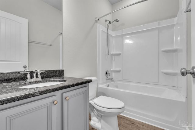 5865 W Cambridge Way, Pace, FL 32571