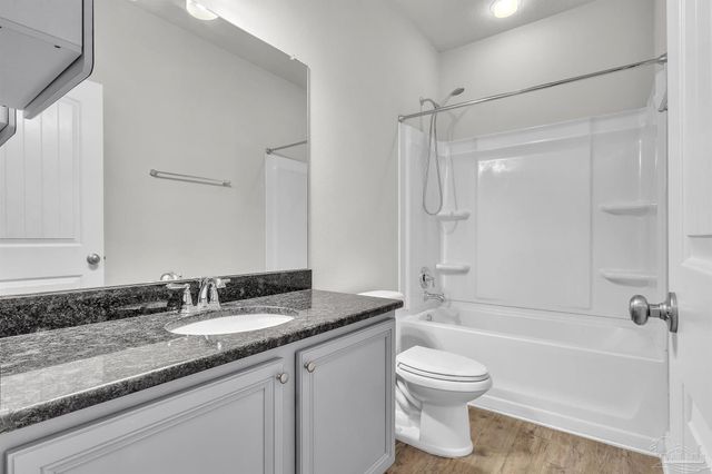 5865 W Cambridge Way, Pace, FL 32571