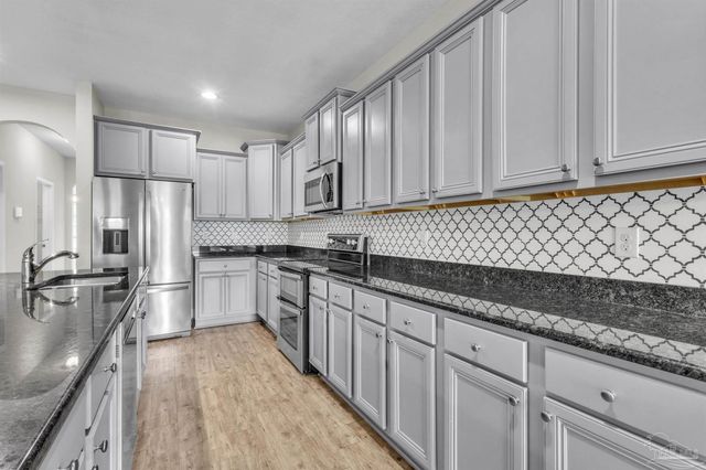 5865 W Cambridge Way, Pace, FL 32571