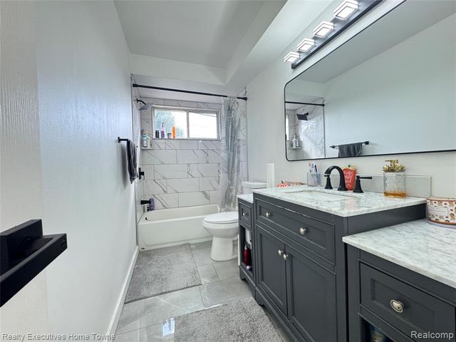 16804 E 12 Mile Road, Roseville, MI 48066