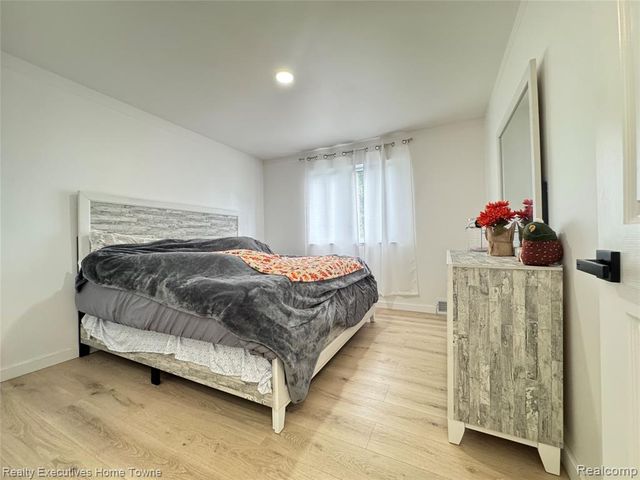 16804 E 12 Mile Road, Roseville, MI 48066