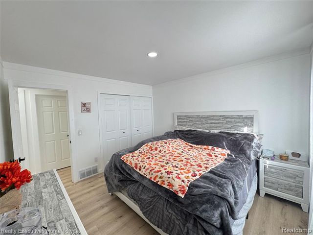 16804 E 12 Mile Road, Roseville, MI 48066