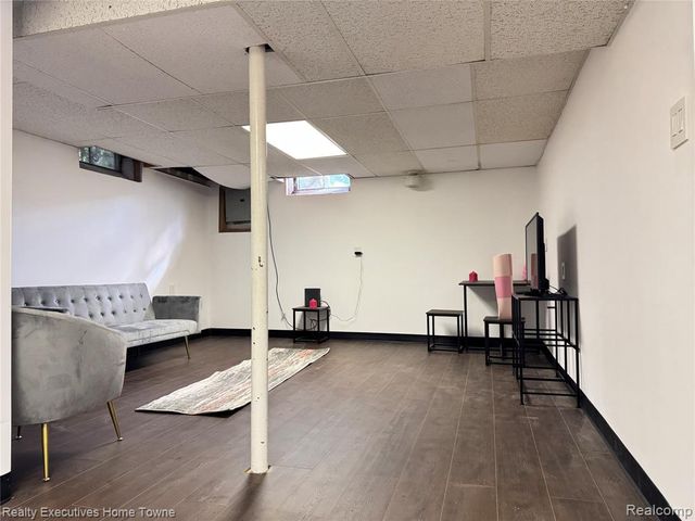 16804 E 12 Mile Road, Roseville, MI 48066