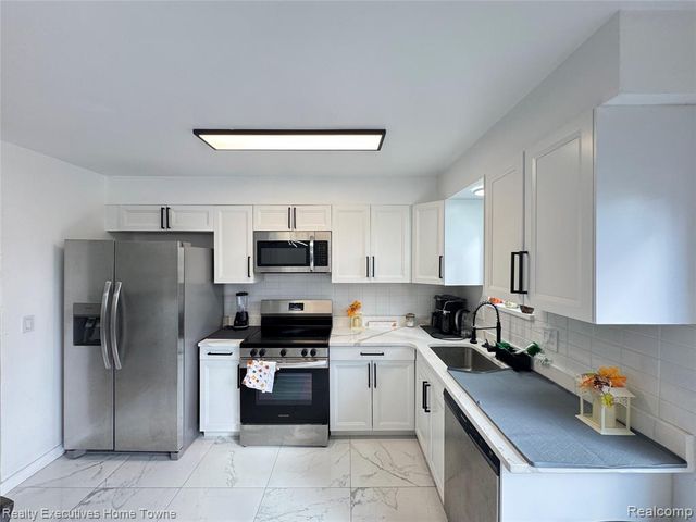 16804 E 12 Mile Road, Roseville, MI 48066