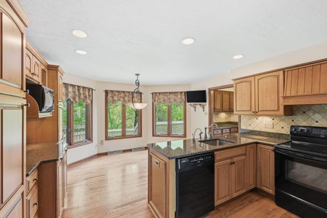 2493 Elkridge Drive DRIVE, Franklin Park, PA 15090